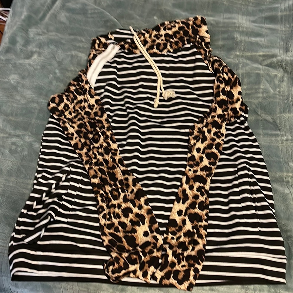 Women’s multi pattern long sleeved t-shirt